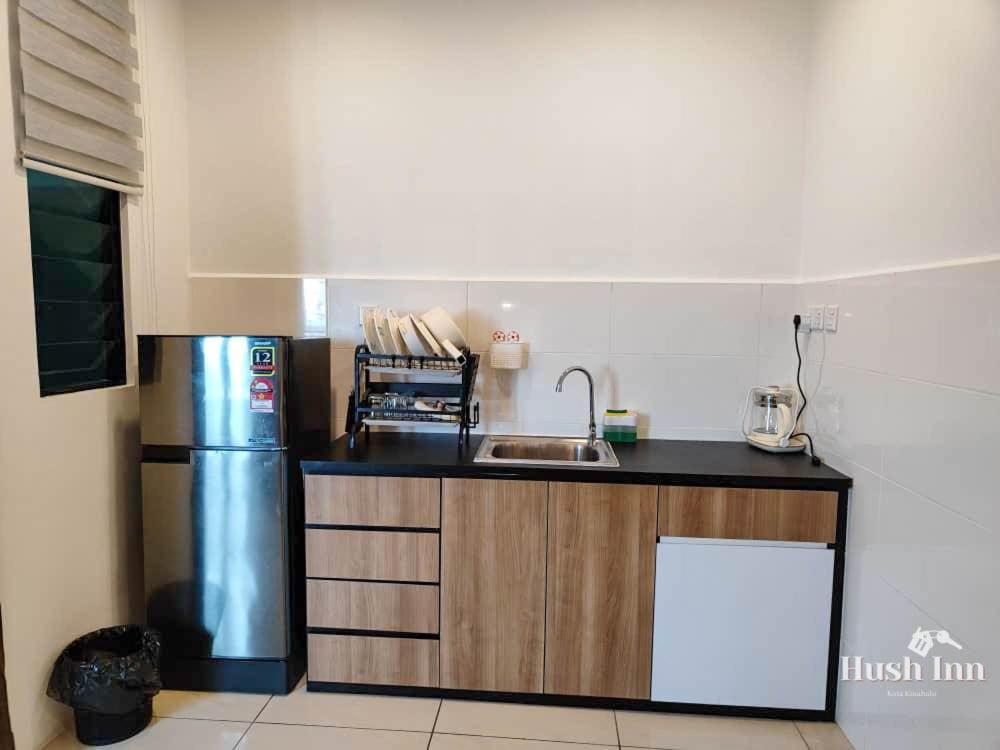 Hush Inn At Itcc Manhattan Suites コタキナバル エクステリア 写真